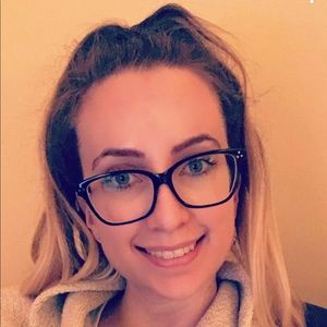 Meet your Posher, Stephanie